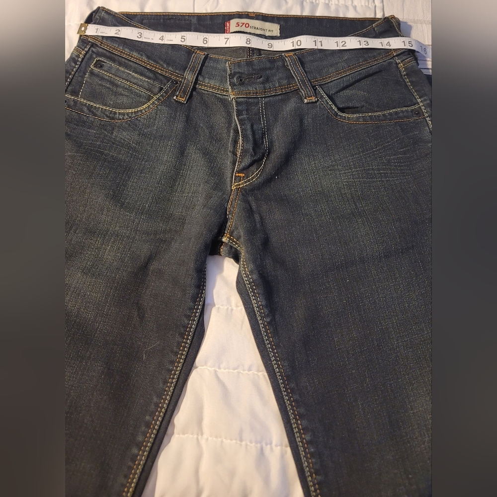Levi's Women's  Jeans "S" - Picture 4 of 5